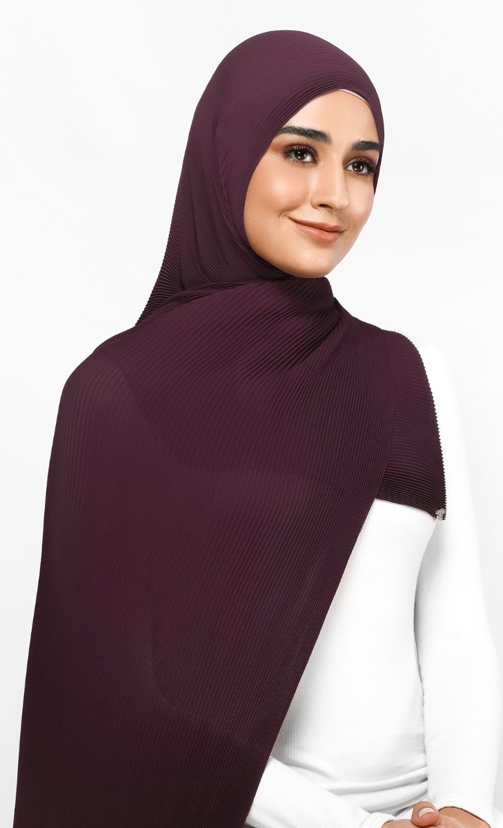 Pleats Scarf In Plum Tart Fashionvalet