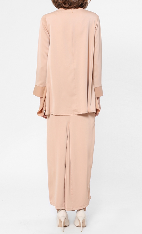 Drape Pleated Baju Kurung in Beige | FashionValet