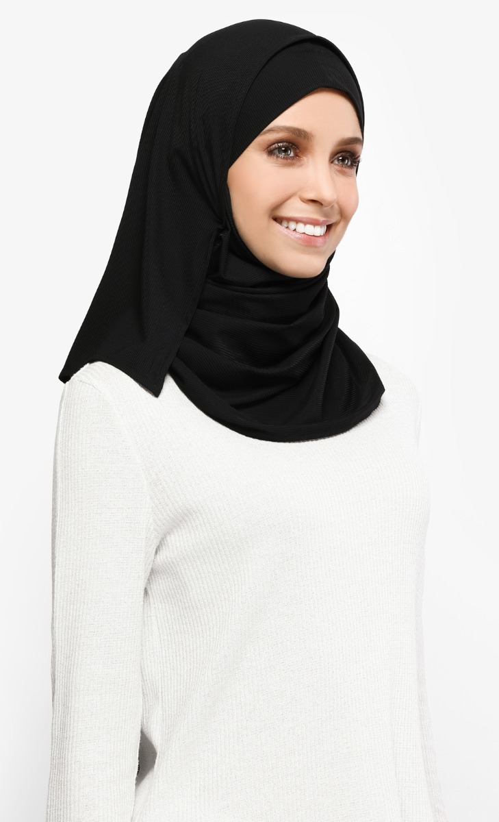 Qatar Ribbed Jersey Semi Instant Hijab In Black | FashionValet